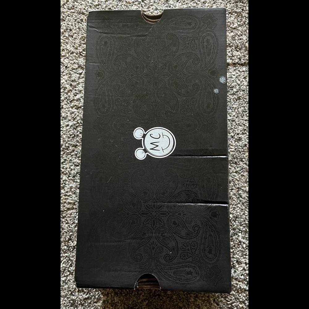 ✨ 3x HP ✨ BNIB ✨ LE ✨ Smiley Miley Cyrus Short/Classic Sneakers ✨ - Picture 14 of 15